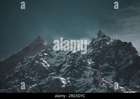 Montagnes couvertes de neige Banque D'Images