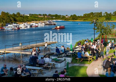 Soirée d'été à Carrick on Shannon, comté de Leitrim, Irlande Banque D'Images