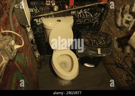 Toilettes à CRIF Dogs, Manhattan, New York Banque D'Images