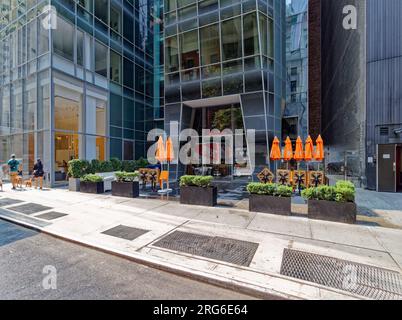 Tarallucci e Vino Nomad, restaurant italien situé à côté de la place East 28th Street plaza de Prism Tower. Banque D'Images