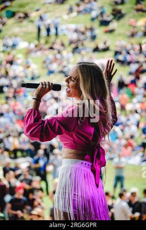 Flumserberg, Suisse. 31 juillet 2023. La chanteuse suisse Linda Fäh donne un concert live lors de la grosse Schlagerparty dans le cadre du Flumserberg Open Air 2023. (Crédit photo : Gonzales photo - Tilman Jentzsch). Banque D'Images