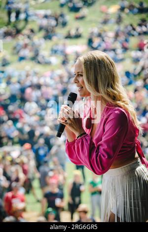 Flumserberg, Suisse. 31 juillet 2023. La chanteuse suisse Linda Fäh donne un concert live lors de la grosse Schlagerparty dans le cadre du Flumserberg Open Air 2023. (Crédit photo : Gonzales photo - Tilman Jentzsch). Banque D'Images