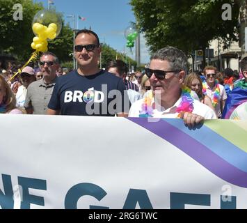 Le Premier ministre irlandais Leo Varadkar assiste à la Dublin Pride Parade avec : Leo Varadkar, Paschal Donohoe où : Dublin, Irlande quand : 24 juin 2023 Credit : Brightspark photos/WENN.com Banque D'Images
