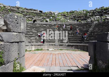 Amphithéâtre grec romain dans la ville d'Umm Qais (gadara) Irbid, Jordanie (vieille histoire autour du monde) Banque D'Images