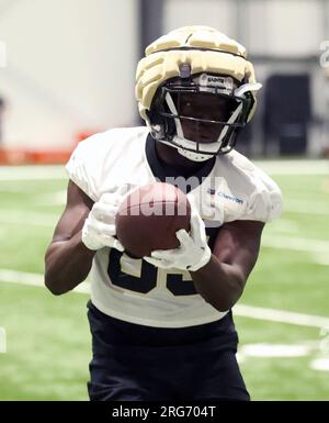 Metairie, États-Unis. 07 août 2023. Le Wide Receiver James Washington (89 ans) attrape une passe lors du camp d'entraînement des Saints de la Nouvelle-Orléans à l'Ochsner Sports Performance Center Indoor Facility à Metairie, Louisiane, le lundi 7 août 2023. (Photo de Peter G. Forest/Sipa USA) crédit : SIPA USA/Alamy Live News Banque D'Images