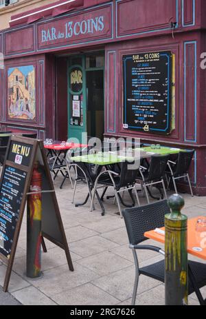 Bar des 13 pièces dans le quartier le Panier de Marseille France Banque D'Images