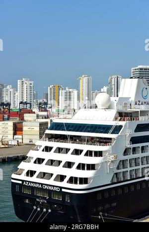 Bateau de croisière au port à Aruba. Banque D'Images