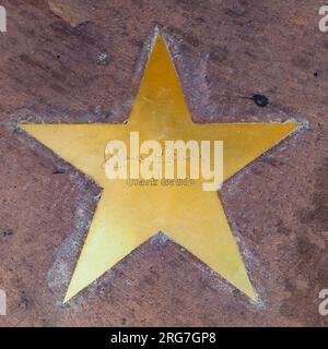 Phoenix, USA - 14 juin 2012 : le nom des étoiles en cuivre reflète la gloire passée de l'Hôtel San Carlos à Phoenix, USA. Les étoiles sur le trottoir Banque D'Images