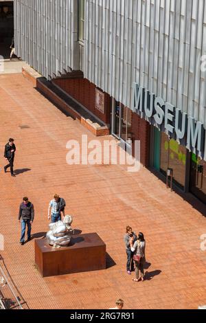 Cologne, Allemagne - 29 MAI 2011 : le musée Ludwig pour l'art moderne à Cologne, en Allemagne. Banque D'Images