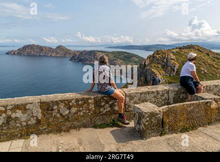 Point de vue vers le nord, Isla del Faro, Îles Cies, Îles Atlantiques Galice Maritime Terrestrial National Park, Espagne Banque D'Images