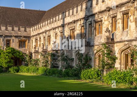 Innenhof des Magdalen College in Oxford, Oxfordshire, Angleterre, Großbritannien, Europa | Magdalen College Courtyard, Oxford, Oxfordshire, Angleterre, U. Banque D'Images