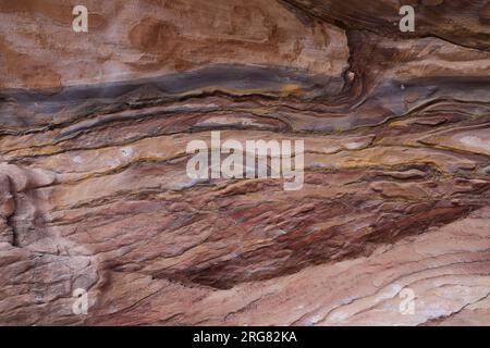 Patrons de grès autour de la ville de Petra, site du patrimoine mondial de l'UNESCO, Wadi Musa, Jordanie, Moyen-Orient Banque D'Images