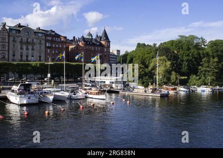 Stockholm, Suède : Port de Strandvagen. 7 juillet 2017.appelé 'rue côtière' est un boulevard sur Östermalm dans le centre Stockholm.Completed juste à temps Banque D'Images