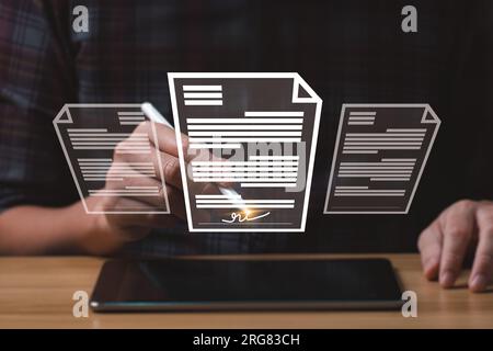 homme d'affaires utilise un stylo pour signer des documents électroniques sur des documents numériques sur un écran virtuel. Technologie de signature électronique et gestion des documents Banque D'Images