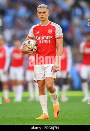 Londres, Royaume-Uni. 06 août 2023. Leandro Trossard d'Arsenal se présente pour prendre une pénalité pendant le FA Community Shield. Crédit : Mark pain/Alamy Live News Banque D'Images