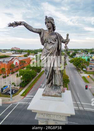 Galveston, TX, USA - 23 juillet 2023 : photo aérienne de drone Texas Heroes Monument Banque D'Images