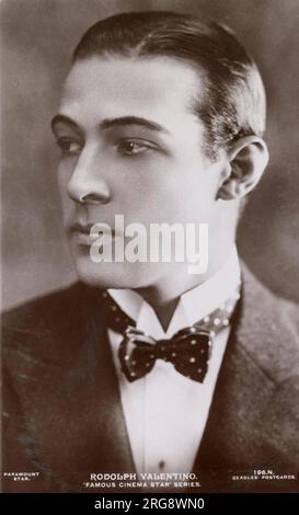 RUDOLPH VALENTINO (1895 - 1926), idole de film romantique américano-italien qui est mort à un jeune âge tragiquement Banque D'Images