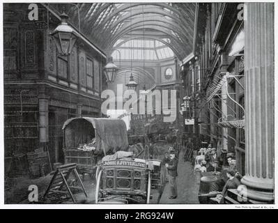 Intérieur de Leadenhall Market, marché couvert. Marché principal pour la volaille et le gibier, situé dans situé sur Gracechurch Street, Londres. Banque D'Images