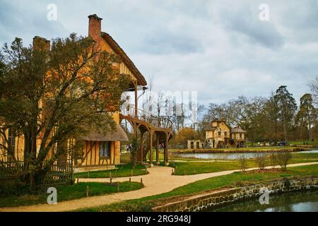 Maison de ferme construite par Marie Antoinette sur le terrain de Versailles près de Paris, France Banque D'Images