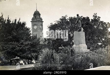 Franklin Square, Hobart, Tasmanie, Australie, avec tour d'horloge du bureau de poste et statue de Sir John Franklin. Banque D'Images