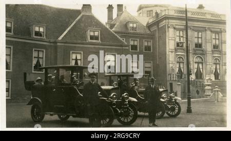 Two Steyr Vintage Cars, huis ten Bosch Palace, la Haye, Hollande. Banque D'Images