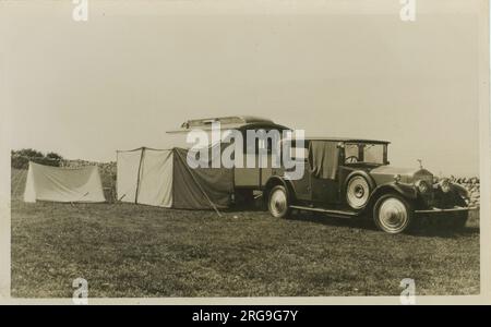 Rolls Royce Vintage car & Caravan, Llanaber, Barmouth, Gwynedd, pays de Galles. Banque D'Images