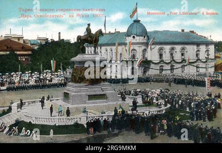 Inauguration (le 30 août 1907) du Monument équestre au Tsar Libérateur dans le centre de Sofia, la capitale de la Bulgarie. Il a été érigé en l'honneur de l'empereur russe Alexandre II qui a libéré la Bulgarie de la domination ottomane pendant la guerre russo-turque de 1877-78. Le monument est situé sur le boulevard Tsar Osvoboditel, face à l'Assemblée nationale de Bulgarie Banque D'Images