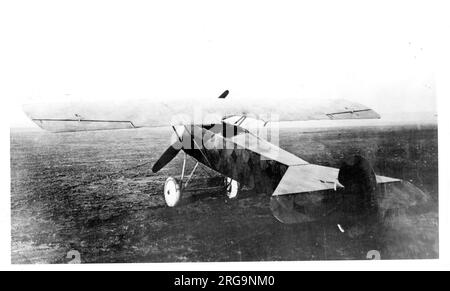 Fokker V.39 parasol léger sport, propulsé par un moteur rotatif Thulin A de 90 ch, (le Rhone 9C rotatif, licence- construit en Suède par AB Thullinverken). Premier Fokker construit après l'Armistice, le V.39 a été transféré en Hollande quand Anthony Fokker a replacé aux pays-Bas en 1919. Banque D'Images