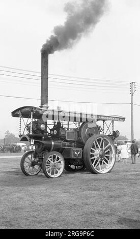 Fabricant: Charles Burrell & Sons of Thetford, Norfolk Type: Showmans Road Locomotive Numéro: 3555 Construit: 1914 enregistrement: AO 6262 cylindres: Composé PSN: 5 Nom: The Busy Bee Banque D'Images