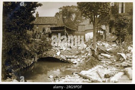 L'inondation de Louth de 1920 ou « explosion de nuages » de Louth était la grave inondation éclair dans la ville de Louth du Lincolnshire qui s'est produite le 29 mai 1920, faisant 23 morts en 20 minutes. Il a été décrit comme l'une des inondations les plus importantes en Grande-Bretagne et en Irlande au cours du 20e siècle. Banque D'Images