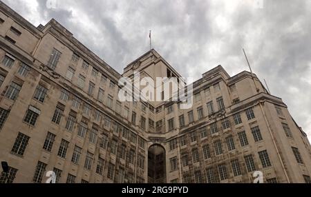 55 Broadway est l'ancien siège des transports de Londres à Westminster, Londres, Royaume-Uni Banque D'Images