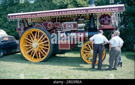 Fabricant : John Fowler & Co. De Leeds. Type: Showmans Road Locomotive Numéro: 20223 Construit: 1934 enregistrement: Eu 5313 classe: B6 cylindres: Composé PSN: 10 Nom: Suprême Banque D'Images