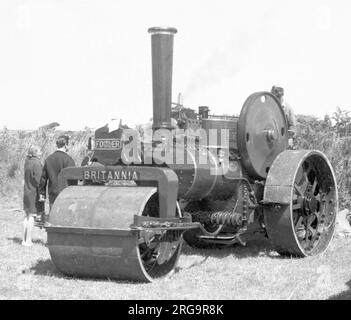 Fowler Road Roller 18075, Britannia au rallye à vapeur de Redruth. Fabricant: John Fowler & Co. De Leeds, Type: Rouleau de route Numéro: 18075 Construit: 1930 enregistrement: CV 1662 classe: Cylindres DNB: Un seul PSN: 5 Nom: Britannia Banque D'Images