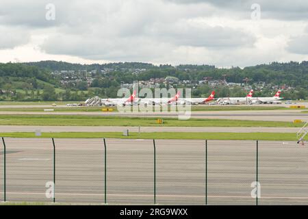 Zurich, Suisse, 10 mai 2023 paysages fascinants au-dessus de l'aéroport international Banque D'Images