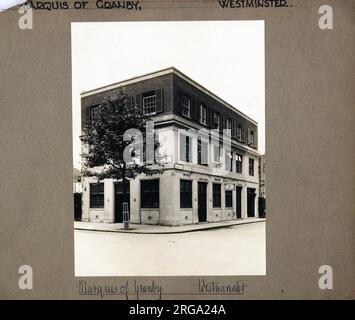 Photographie du marquis de Granby pH, Westminster, Londres. Le côté principal de l'imprimé (illustré ici) représente : coin sur la vue du pub. Le verso de l'imprimé (disponible sur demande) détails: Rien pour le marquis de Granby, Westminster, Londres SW1P 3RF. En juillet 2018 . Nicholson's (Mitchells et Butlers) Banque D'Images