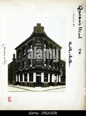 Photographie de Queens Head pH, Rotherhithe, Londres. Le côté principal de l'imprimé (illustré ici) représente : coin sur la vue du pub. Le verso de l'imprimé (disponible sur demande) détails: Trading Record 1934 . 1961 pour le Queens Head, Rotherhithe, Londres SE16 4QD. En juillet 2018 . Fermé en 1973, il a été démoli. Banque D'Images