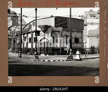 Photographie de Railway Tavern , Hackney (Old), Londres. Le côté principal de l'imprimé (illustré ici) représente : coin sur la vue du pub. Le verso de l'imprimé (disponible sur demande) détails: Rien pour la taverne de chemin de fer, Hackney (Old), Londres E8 1HY. En juillet 2018 . Démoli et nouveau pub construit Banque D'Images