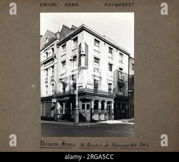 Photographie d'Union Arms, Haymarket, Londres. Le côté principal de l'imprimé (illustré ici) représente : coin sur la vue du pub. Le verso de l'imprimé (disponible sur demande) details: Nothing for the Union Arms, Haymarket, Londres SW1Y 4EA. En juillet 2018 . Maintenant renommé Tom Cribb . Shepherd Neame Banque D'Images