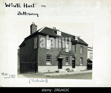 Photographie de White Hart Inn, Billericay, Essex. Le côté principal de l'impression (illustré ici) représente : face gauche sur la vue du pub. Le verso de l'imprimé (disponible sur demande) détails: Trading Record 1928 . 1931 pour le White Hart Inn, Billericay, Essex CM12 9DF. En juillet 2018 . Converti en restaurant . Pasha Banque D'Images