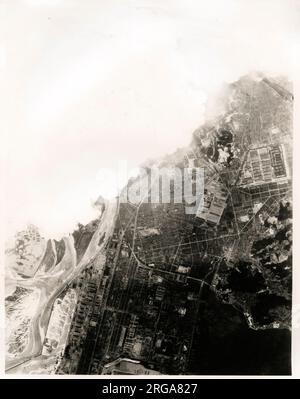 Vue aérienne de la ville d'Hiroshima, au Japon, avec le point d'explosion de la bombe atomique 1945, deuxième Guerre mondiale Banque D'Images