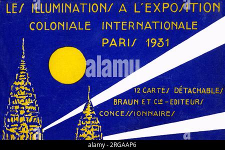 L'exposition coloniale internationale Paris - couverture d'une carte postale souvenir d'images des illuminations qui illuminent les différents pavillons la nuit. Banque D'Images