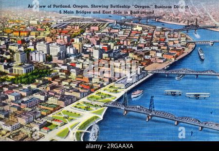 Portland, Oregon, États-Unis - vue aérienne, montrant le Battleship Oregon, le quartier des affaires, les 5 ponts principaux et le côté est (en arrière-plan). Banque D'Images