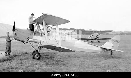 Thruxton Jackaroo G-AOEX (msn 86483) à l'aérodrome de Thruxton. Banque D'Images