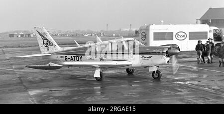 Piper PA-24-260B Commanche G-ATOY 'Myth too' (msn ). L'avion a volé par Sheila Scott (OBE) à bord de son solo record sur le vol du monde, en train de se rendre à un comité de réception. Banque D'Images