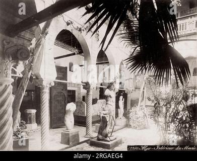 Photographie ancienne du XIXe siècle : intérieur du musée, Alger, Algérie. Banque D'Images