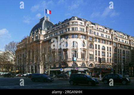 Paris, France - janvier 03 2018 : le cercle national des armées est un institut public administratif social et culturel Banque D'Images