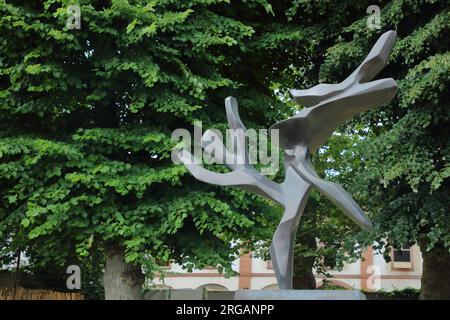 Monument et sculpture au poète français et juif Philippe Créange par Hedva SER, place du maire Guntz, Haguenau, Bas-Rhin, Alsace, France Banque D'Images