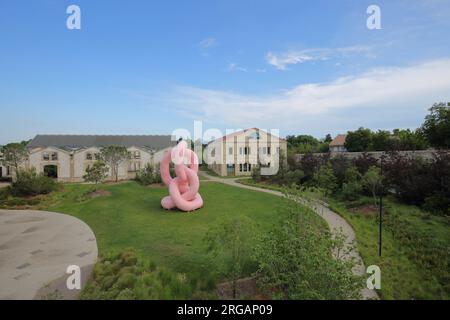 Sculpture Krause Gekrose de Franz West dans le Parc des ateliers, Arles, Bouches-du-Rhône, Camargue, Provence, France Banque D'Images