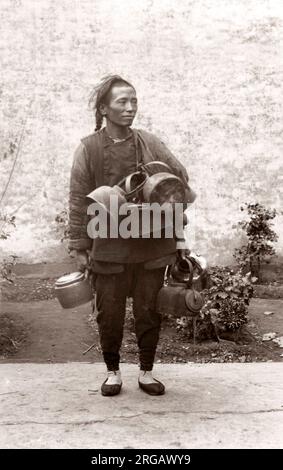 c.1890 Chine - types et métiers chinois - vendeurs de rue - casseroles et poêles Banque D'Images