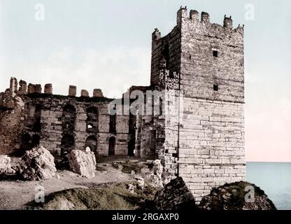 C.1890s Turquie Istanbul Constantinople ancienne photochrome - tour du château Banque D'Images